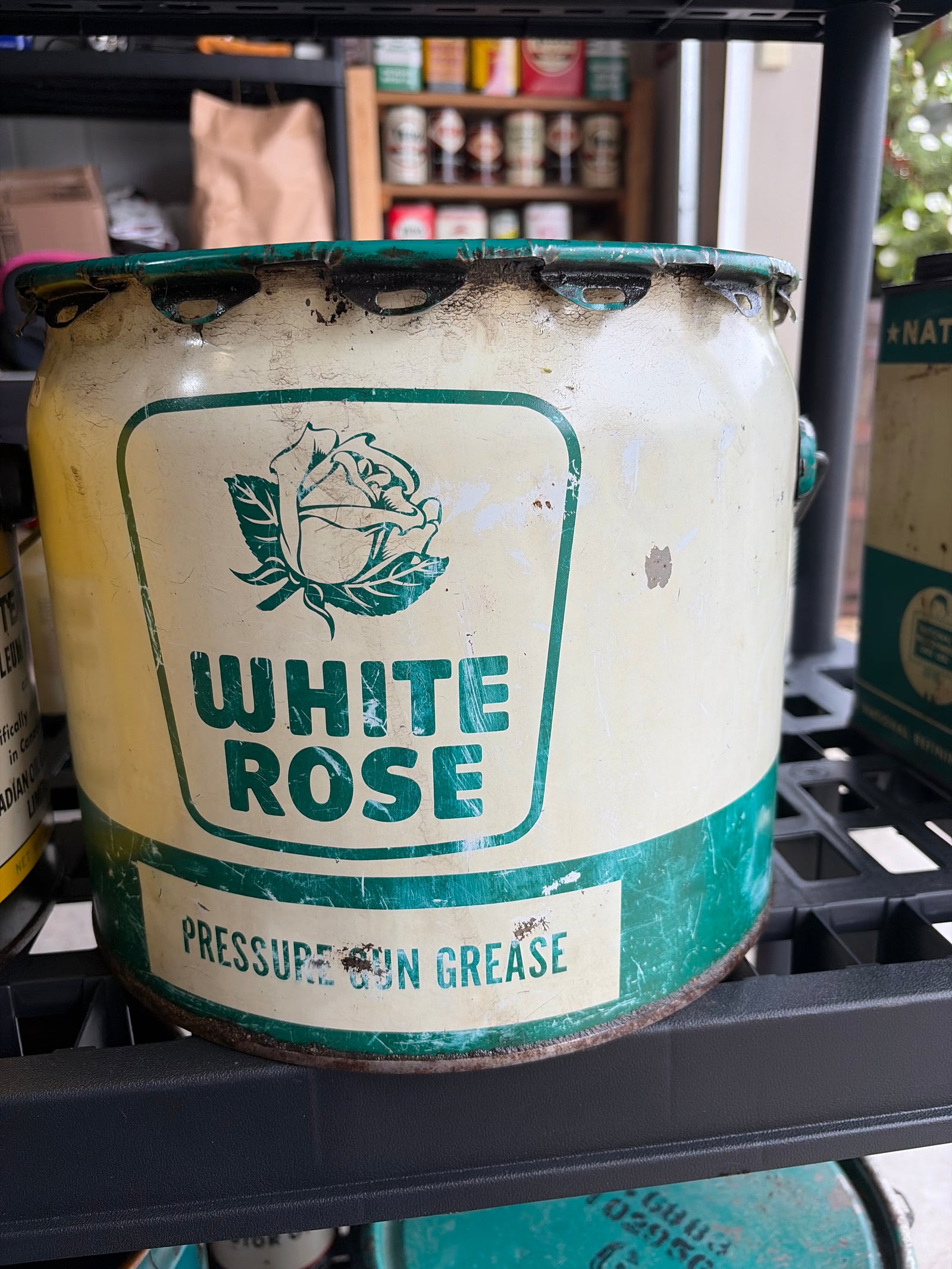 White Rose 25lb Pressure Gun Grease Can