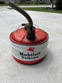 Mobiloil Pegasus 2.5 gallon with spout