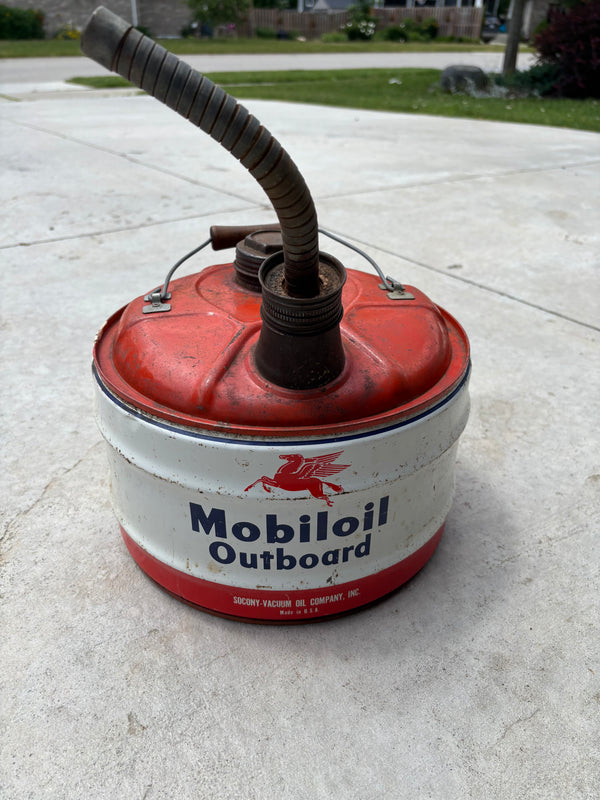 Mobiloil Pegasus 2.5 gallon with spout