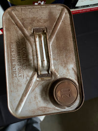 Moto Mile 2 Gallon oil can