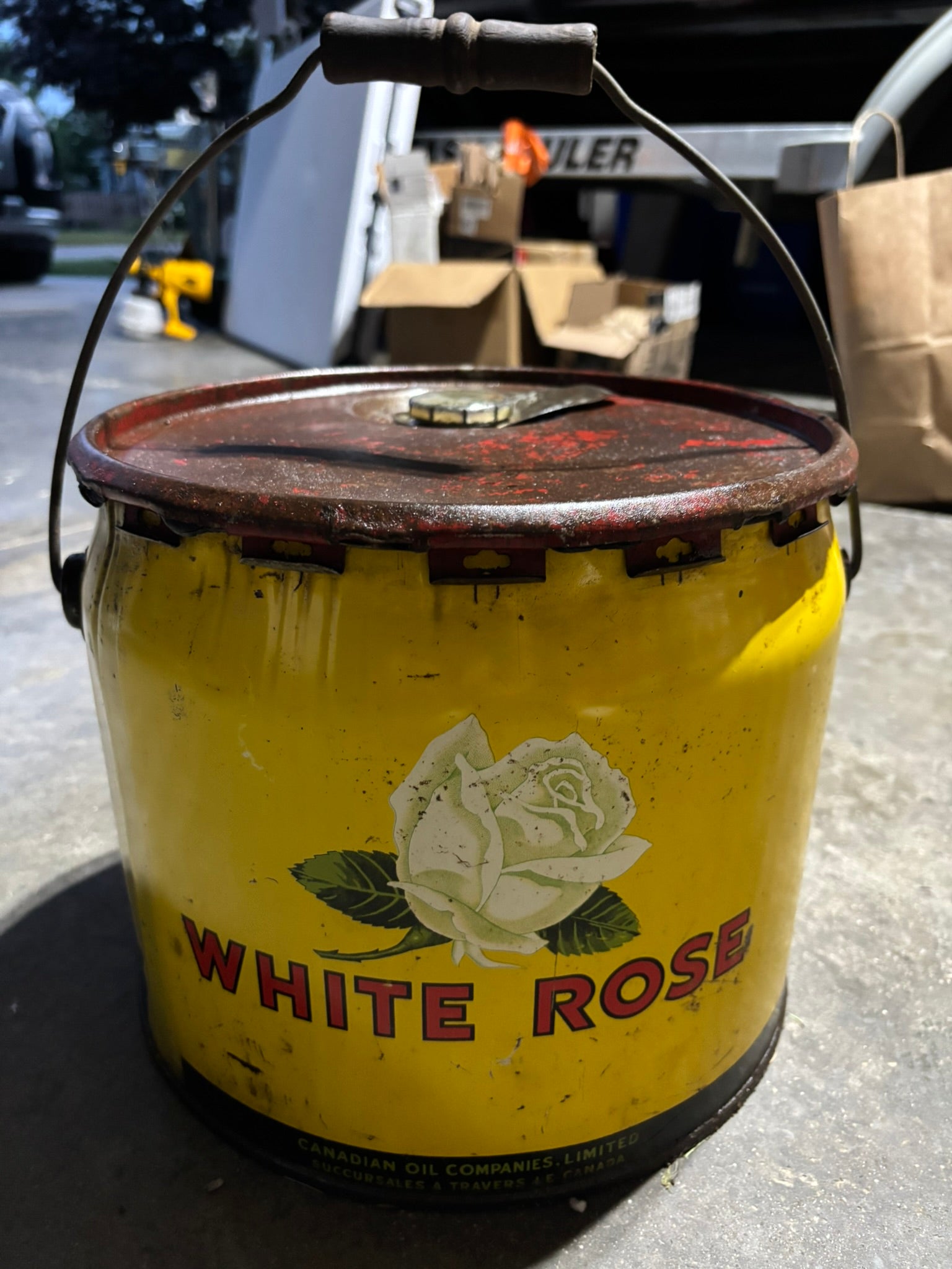 White Rose Transgear Lubricant 25lb Oil Can