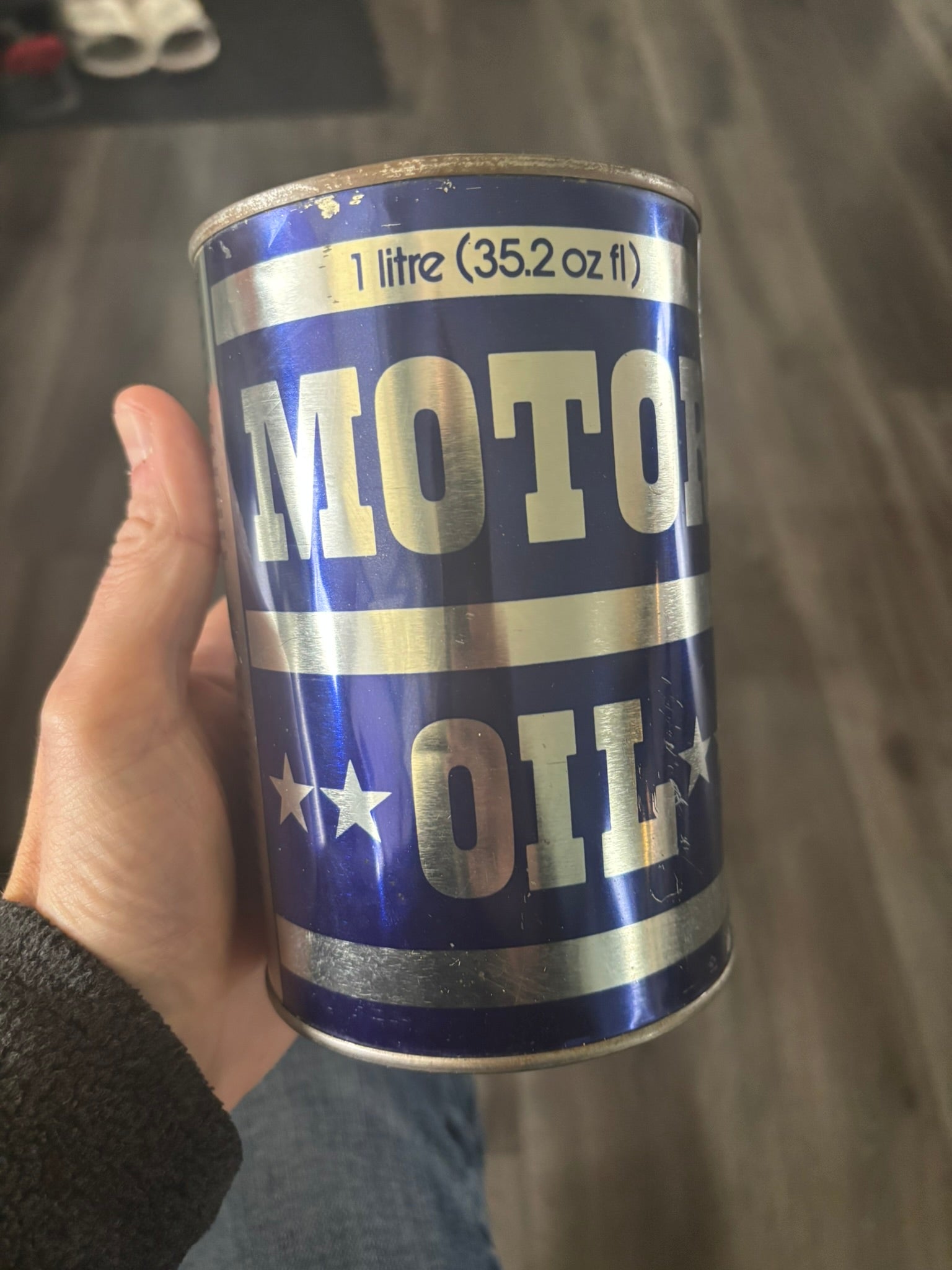 Vintage Canadian Tire (metal) motor oil can (1L)