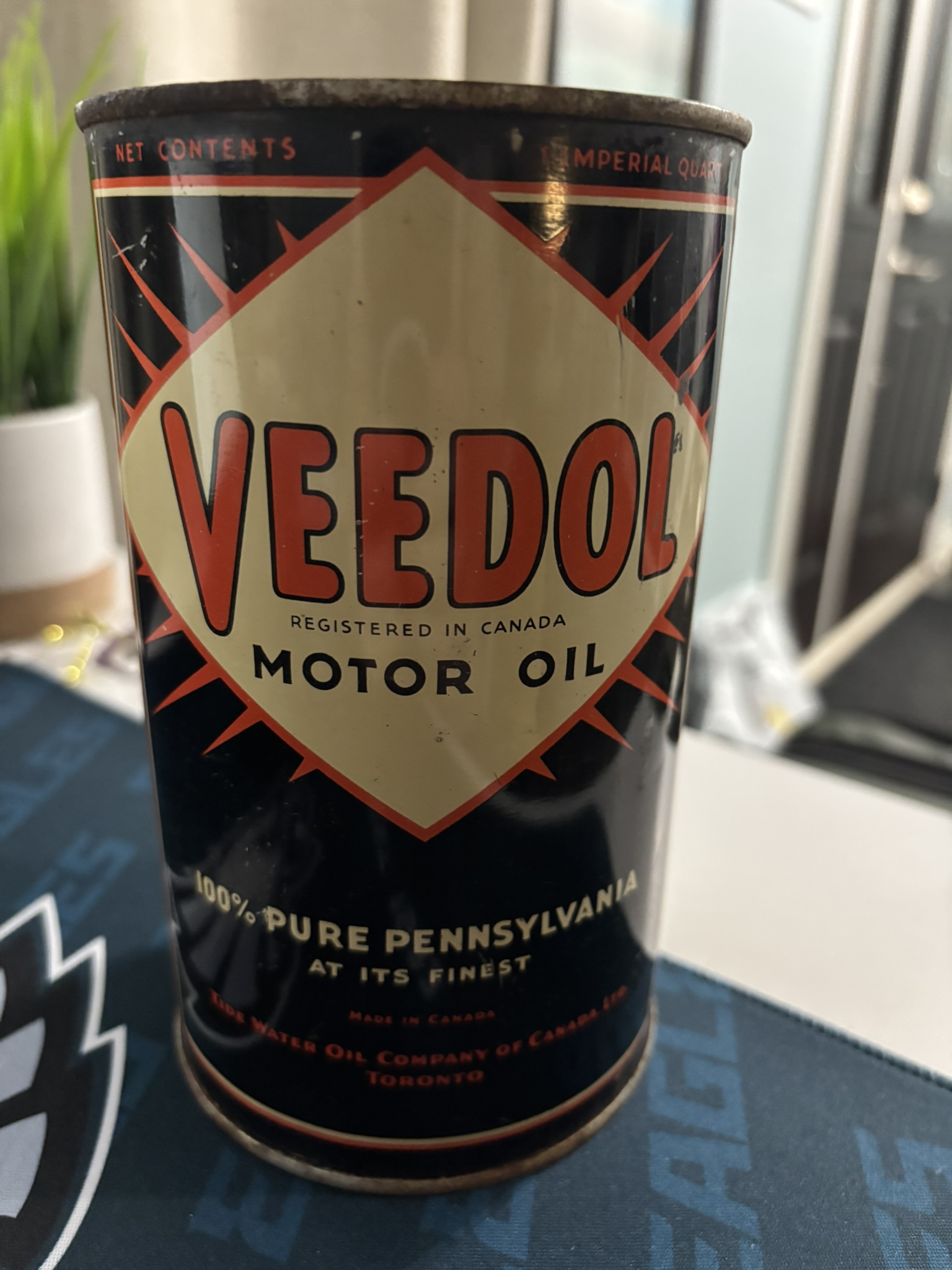 Veedol Oil Can (Quart)