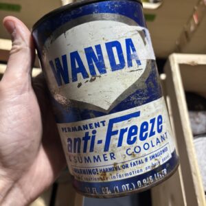 Wanda Antifreeze Can (Quart)