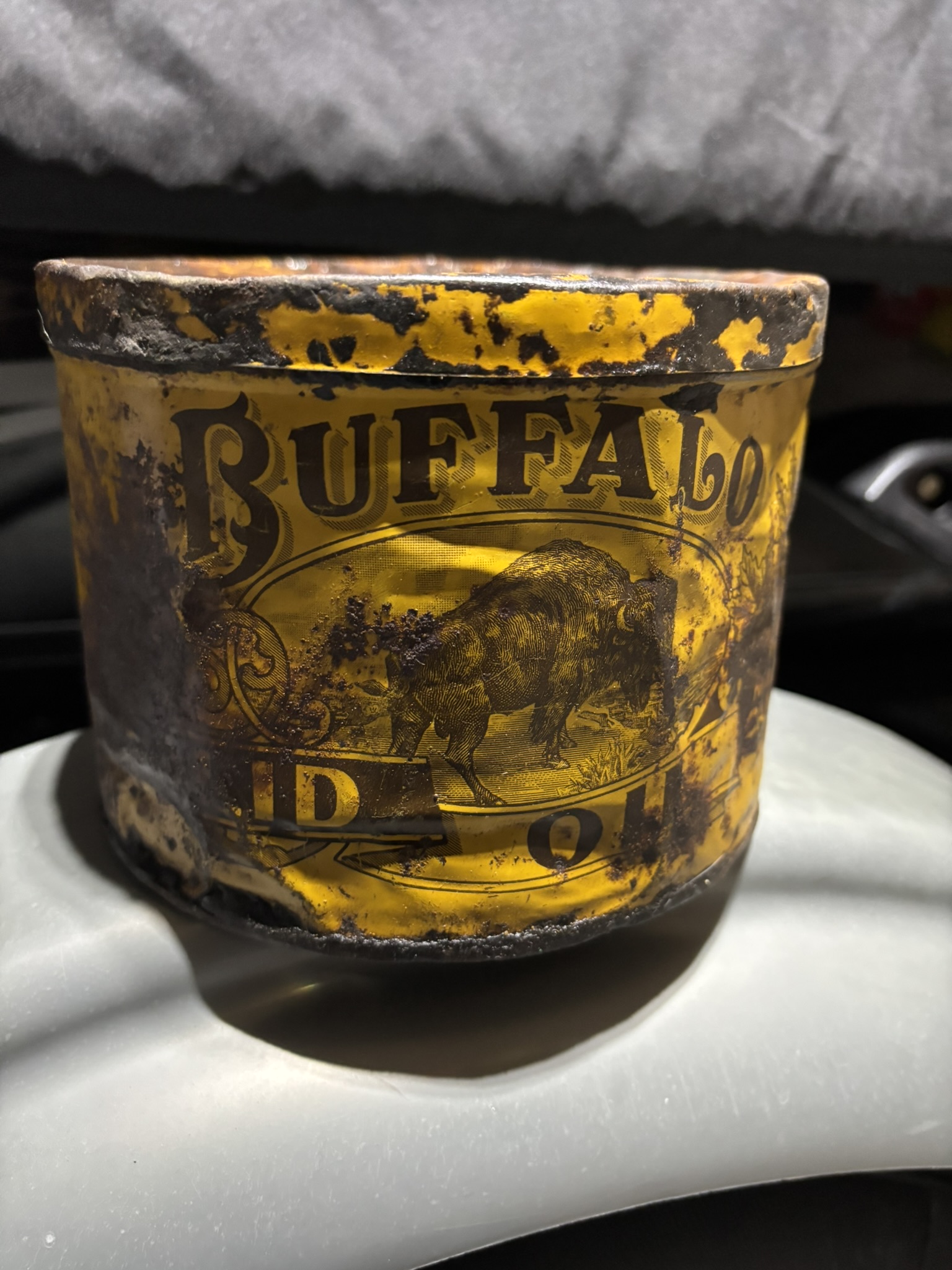Buffalo Solid Oil Can